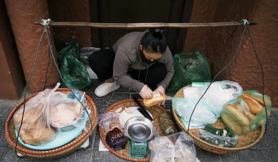 Bàn ăn tại Lê Thị Thu Thuỷ